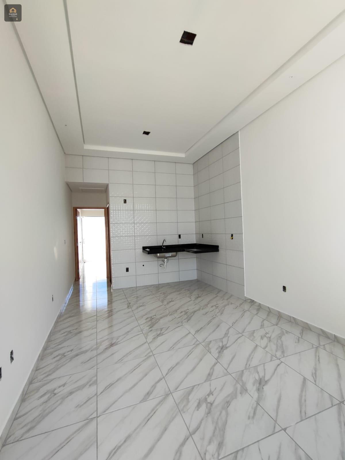 Casa de 1 dormitório com quintal e estrutura pra construir mais 1 quarto - Daniela Dias dos Santos Negócios Imobiliários