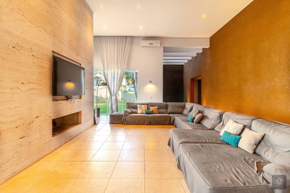 Casa de condomínio à venda, Kurumin, com 4 quartos, 560m² - Daniela Dias dos Santos Negócios Imobiliários